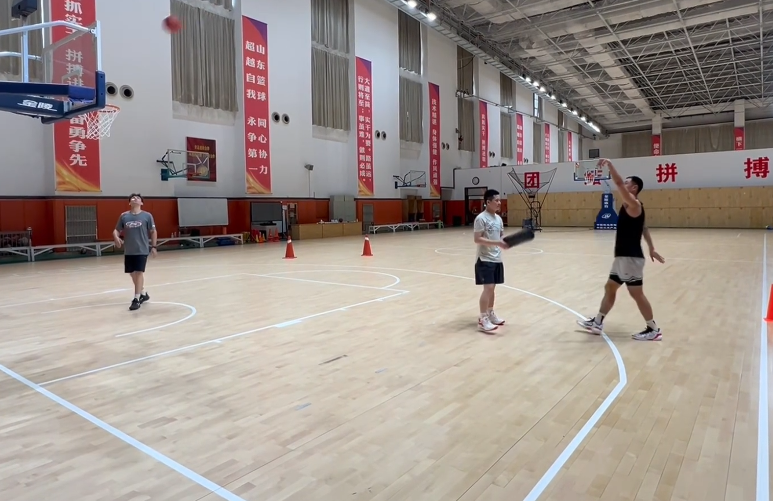 不是球员, 亚洲杯的一 不是球员, 亚洲杯的一