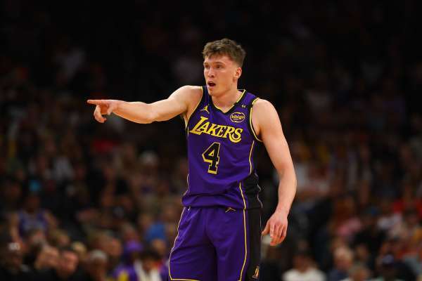 詹姆斯的缺, 赛季