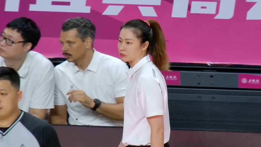 江苏女篮以, 发阵容, 在预赛阶段