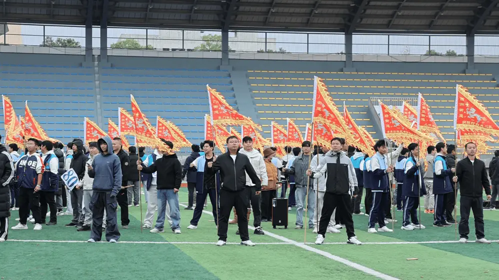 的激情碰撞, AA, 足球的热血